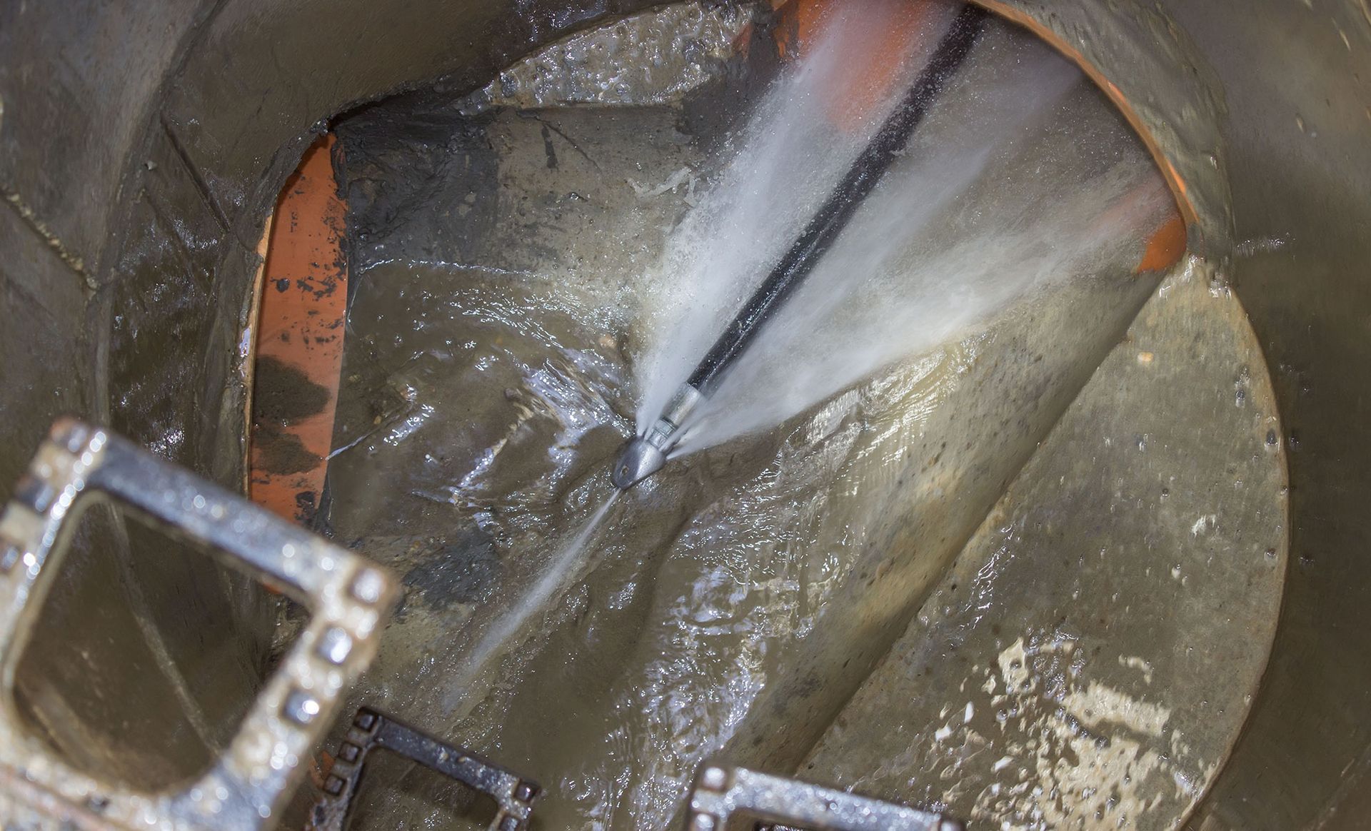 In-progress hydro jetting session